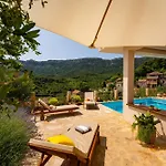My Dalmatia - Sea View Amaria With Private Pool Svirce