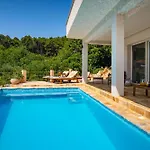 My Dalmatia - Sea View Amaria With Private Pool 펜션 *
