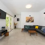 펜션 My Dalmatia - Sea View Amaria With Private Pool Svirce